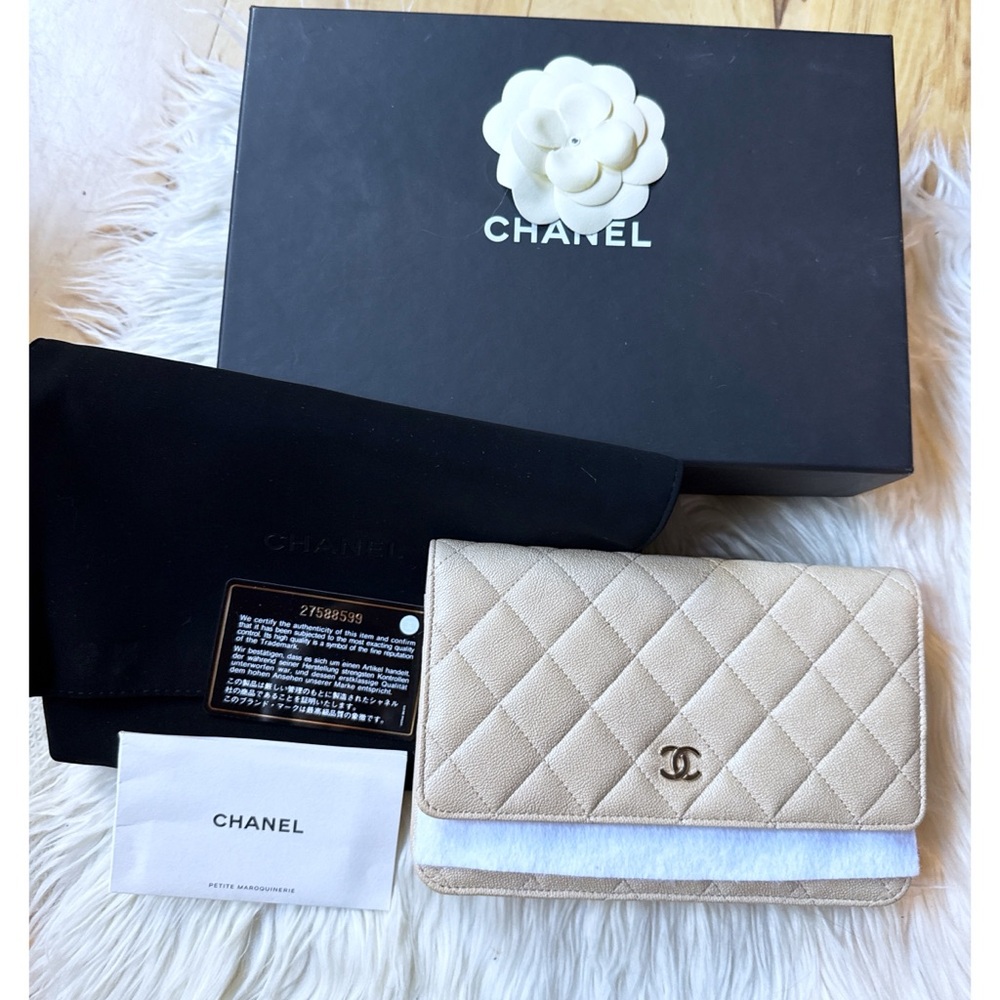 NEW NIB CHANEL Iridescent Beige Caviar Classic WOC Wallet On Chain Gold Hardware